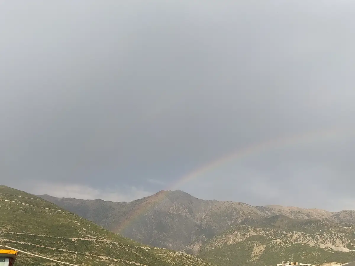 Shi mbi malet e Llogarasë